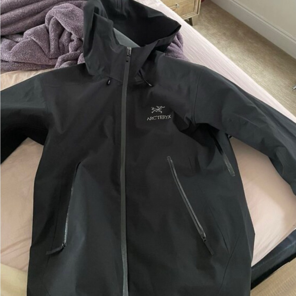 Arc'teryx Jacket - Premium Outdoor Performance